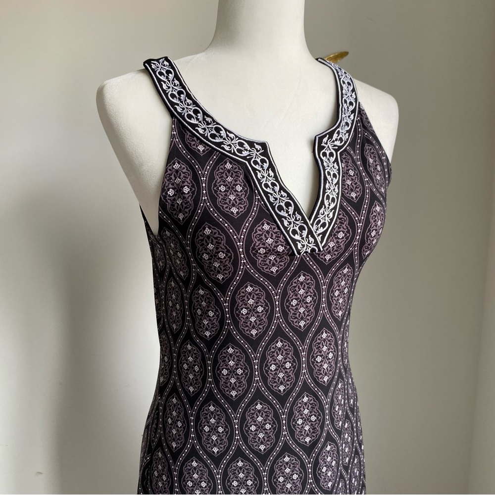 Sleeveless Black & White Patterned Midi Dress